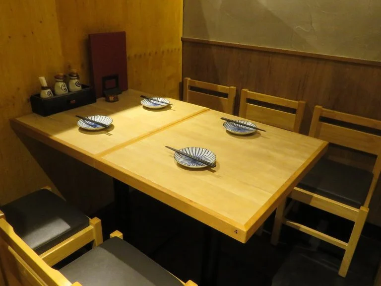 産地直送 粋な居酒屋おいよ すすきの南4条店の店内