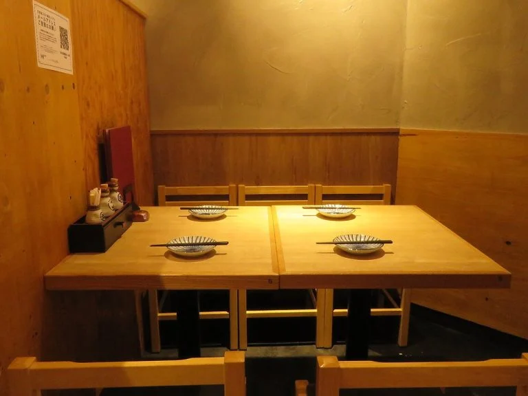 産地直送 粋な居酒屋おいよ すすきの南4条店の店内