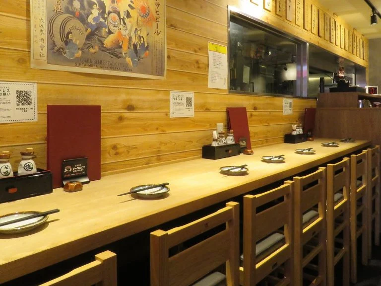 産地直送 粋な居酒屋おいよ すすきの南4条店の店内